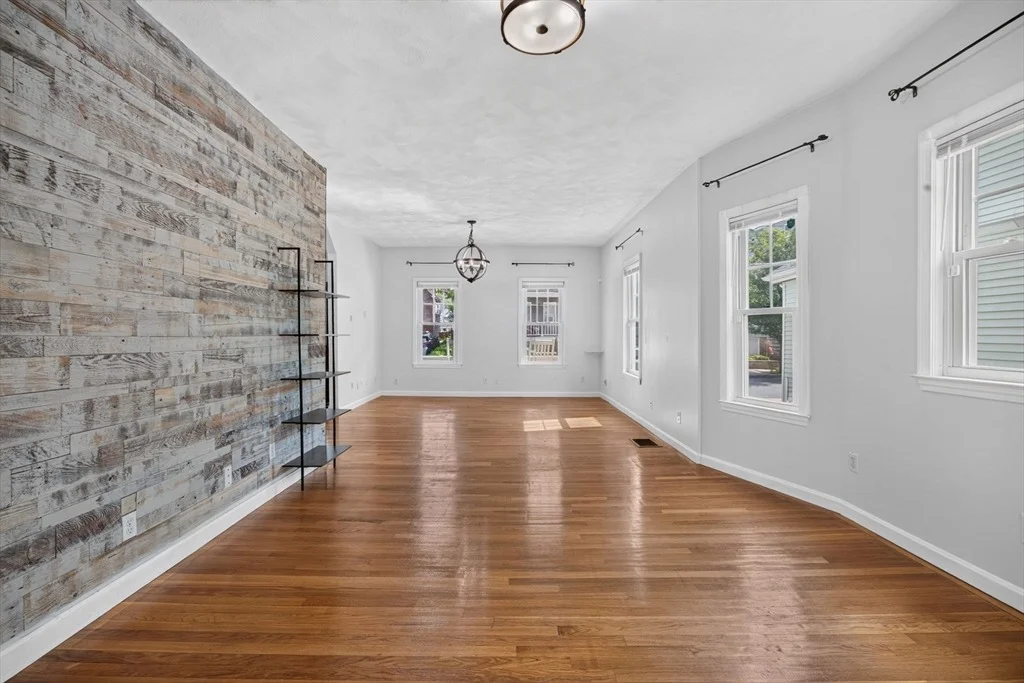 Photo of 18 Henry St