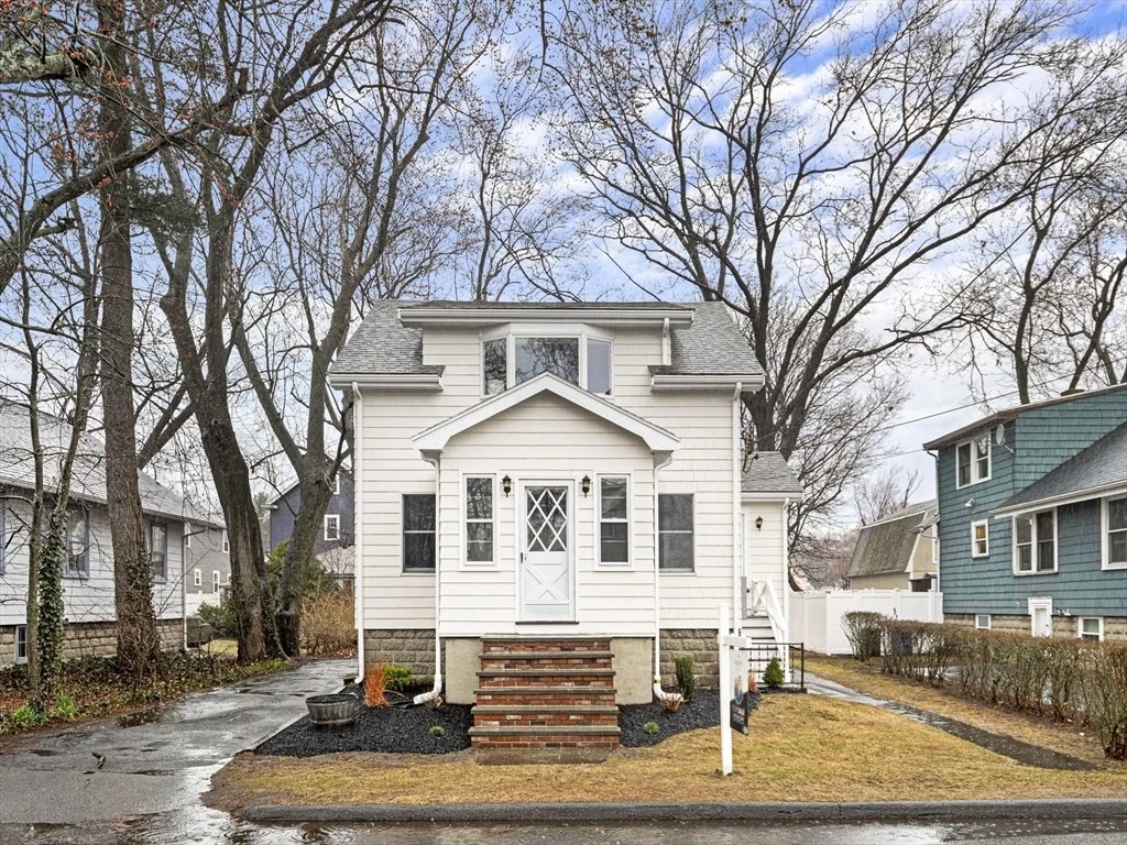Photo of 13 Dustin St