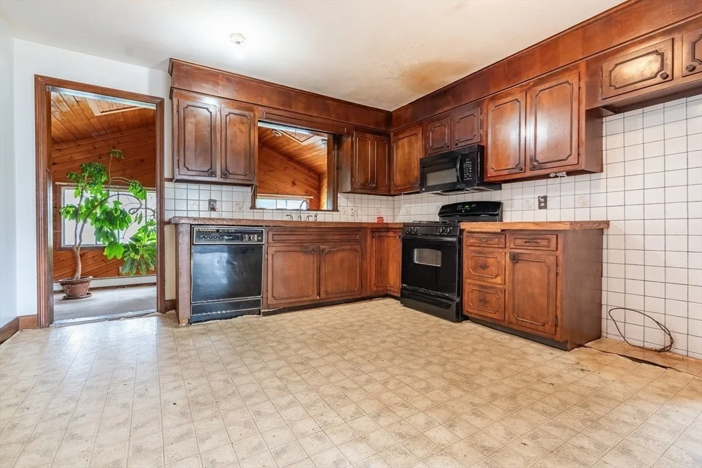Photo of 355 Barnes