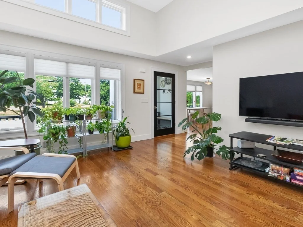 Photo of 694 Trapelo Road
