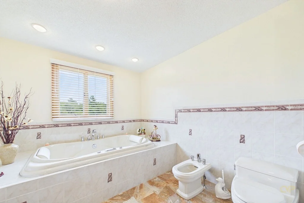 Photo of 38 Cushing Ln