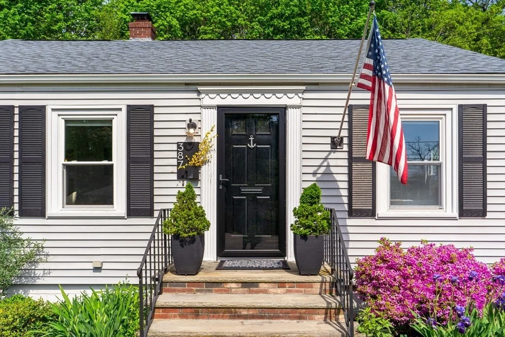 Photo of 387 Western Avenue