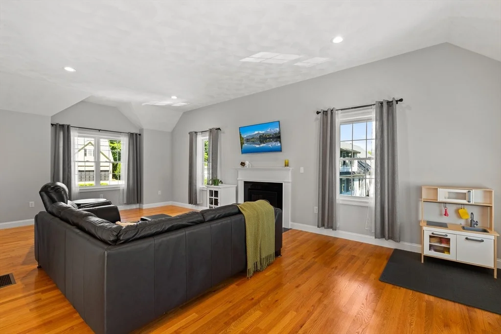 Photo of 69 Middlesex Ave