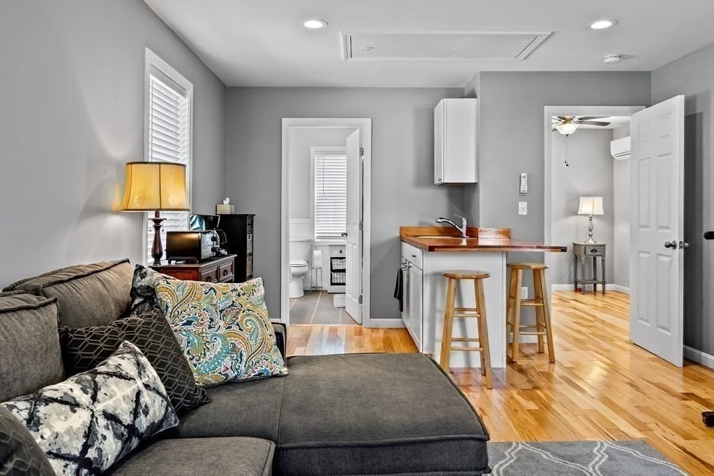 Photo of 651 Nashua Rd