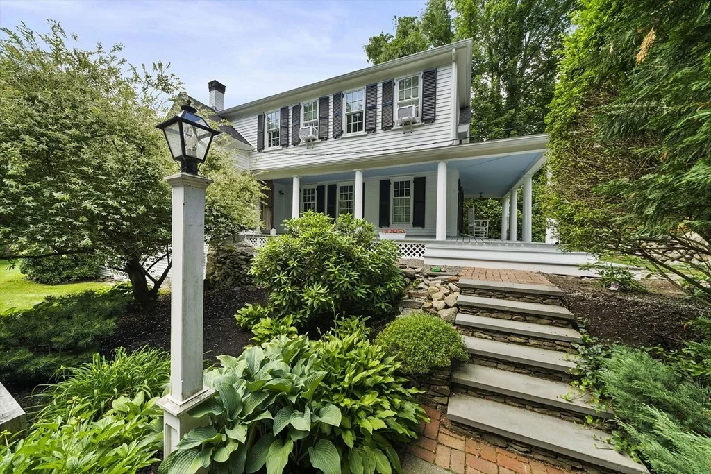 Photo of 807 Summer St
