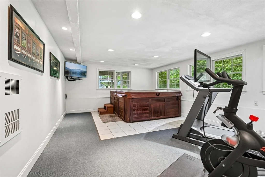 Photo of 6 Briarwood Dr