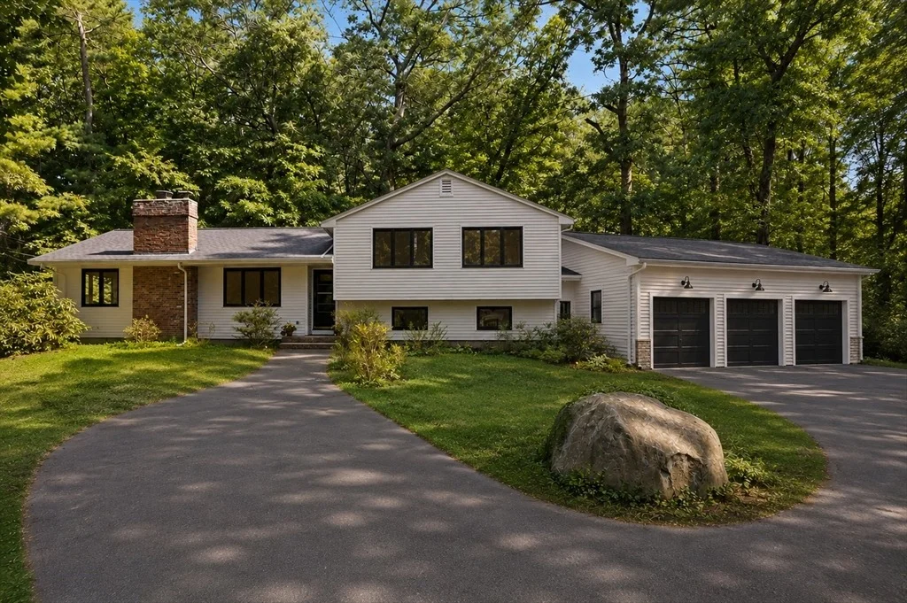 Photo of 20 Algonquin Rd