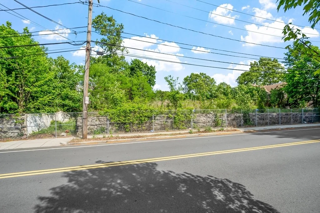Photo of 301 Common St
