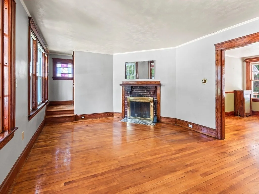 Photo of 34 Tiverton Parkway