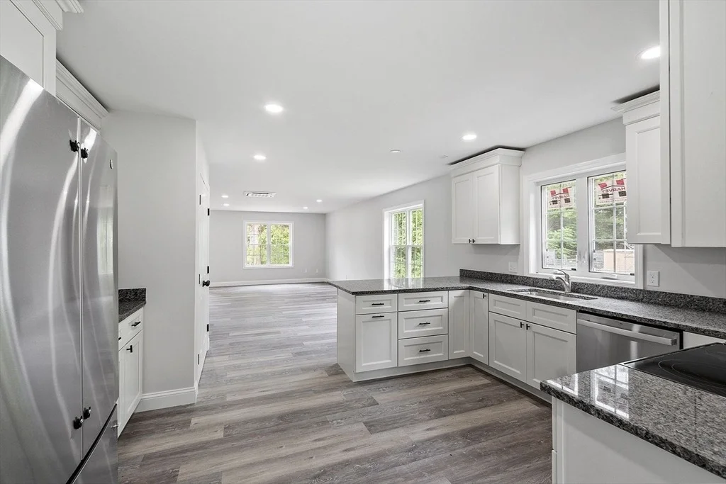 Photo of 572 Pleasant St