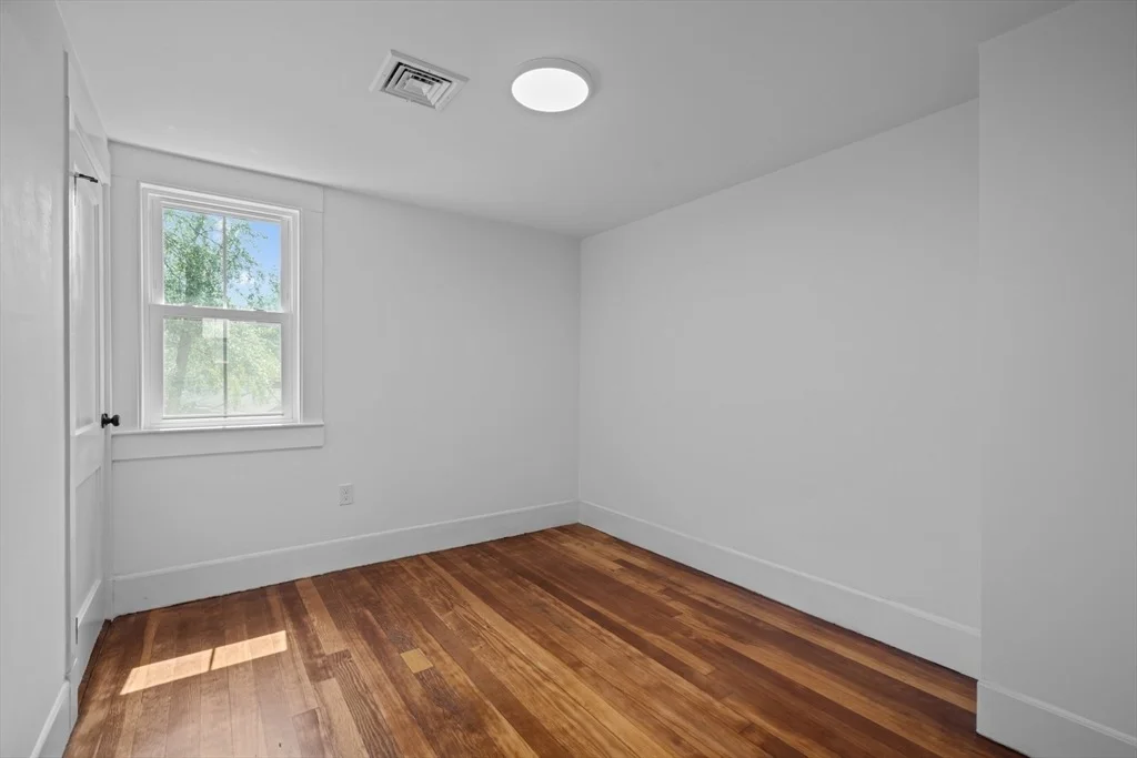 Photo of 96 Alden St