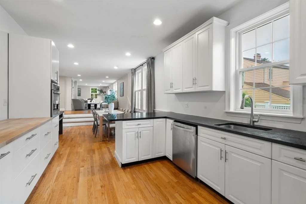 Photo of 155 Oak Street
