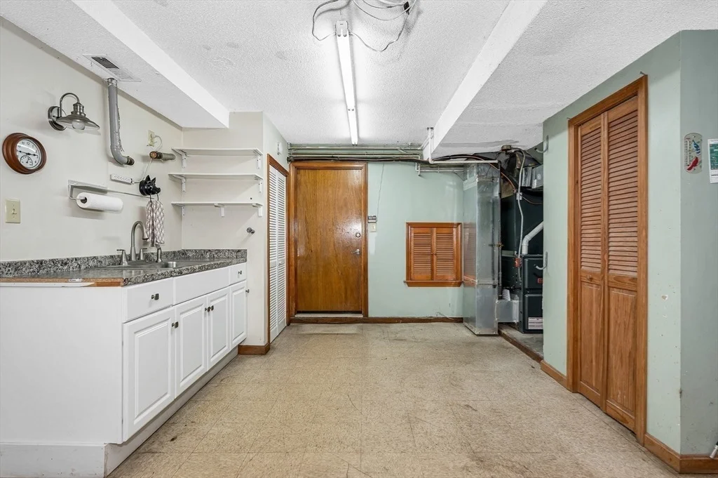 Photo of 91 Leonard Circle
