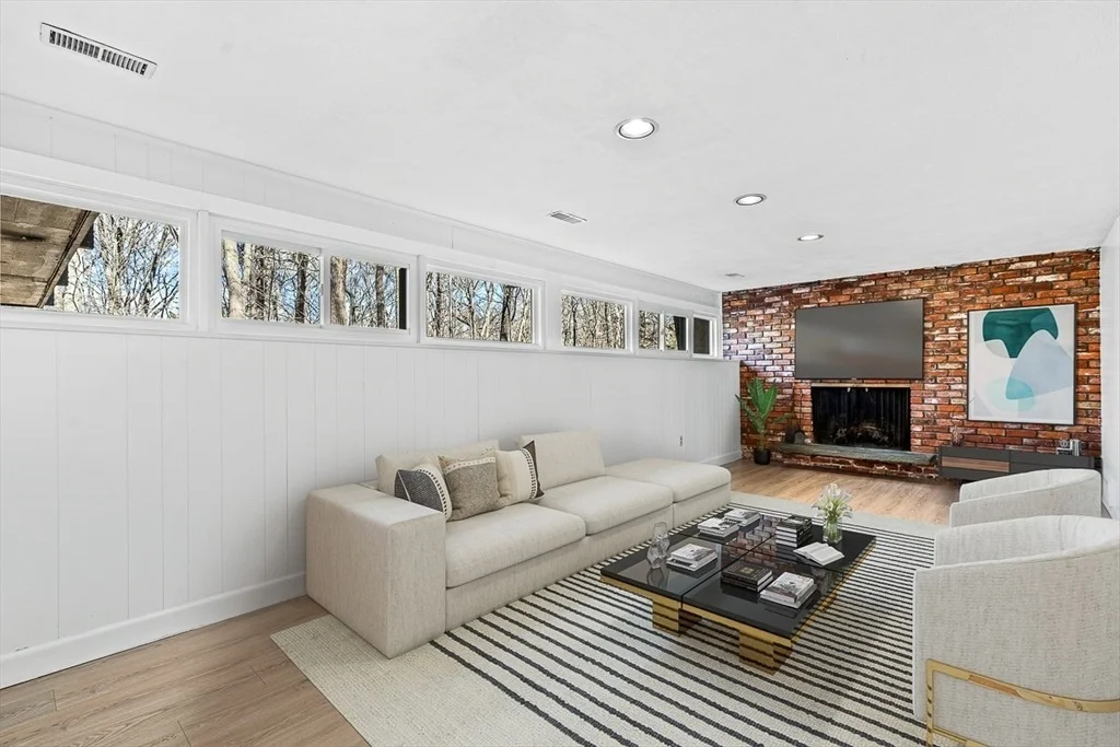 Photo of 32 Indian Ridge Rd