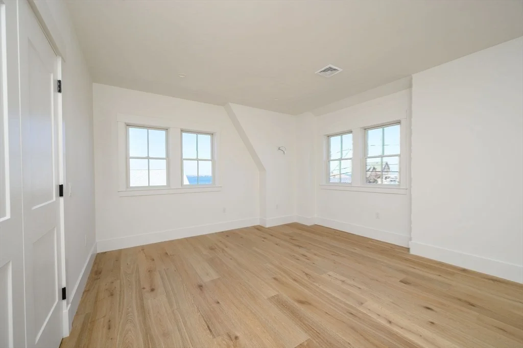 Photo of 15 Glover Ave