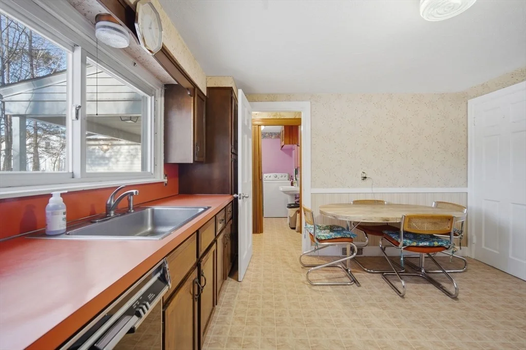 Photo of 46 Puritan Cir