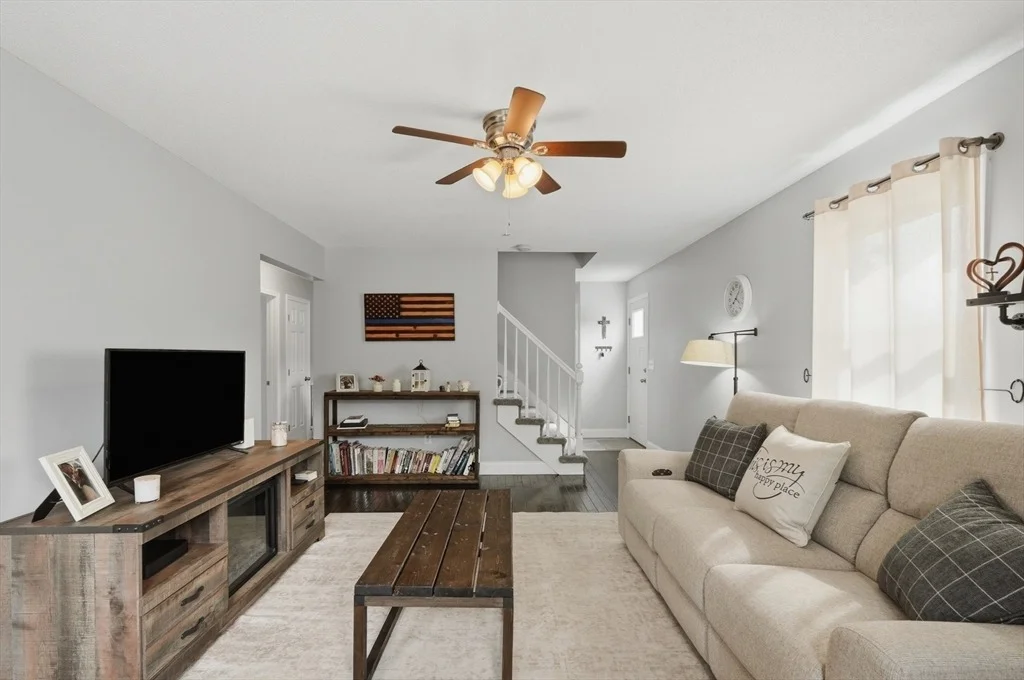 Photo of 134 Hathaway Commons Rd