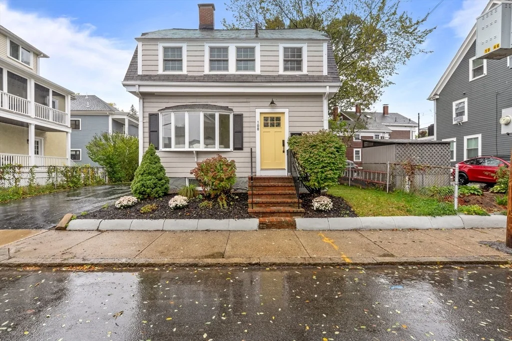 Photo of 108 Warren St