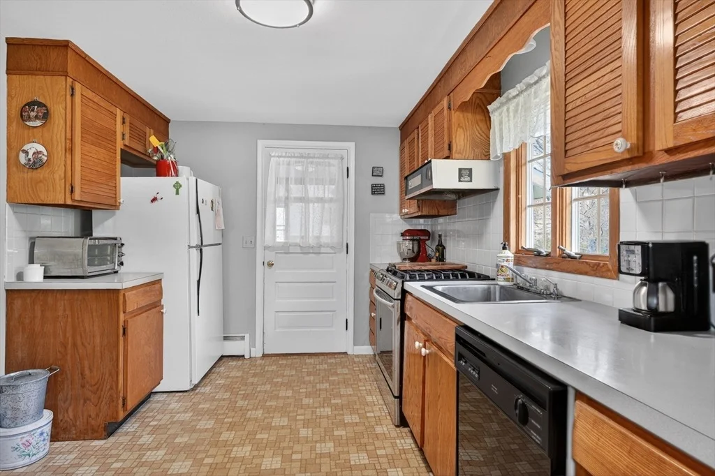 Photo of 14 Mohawk Dr