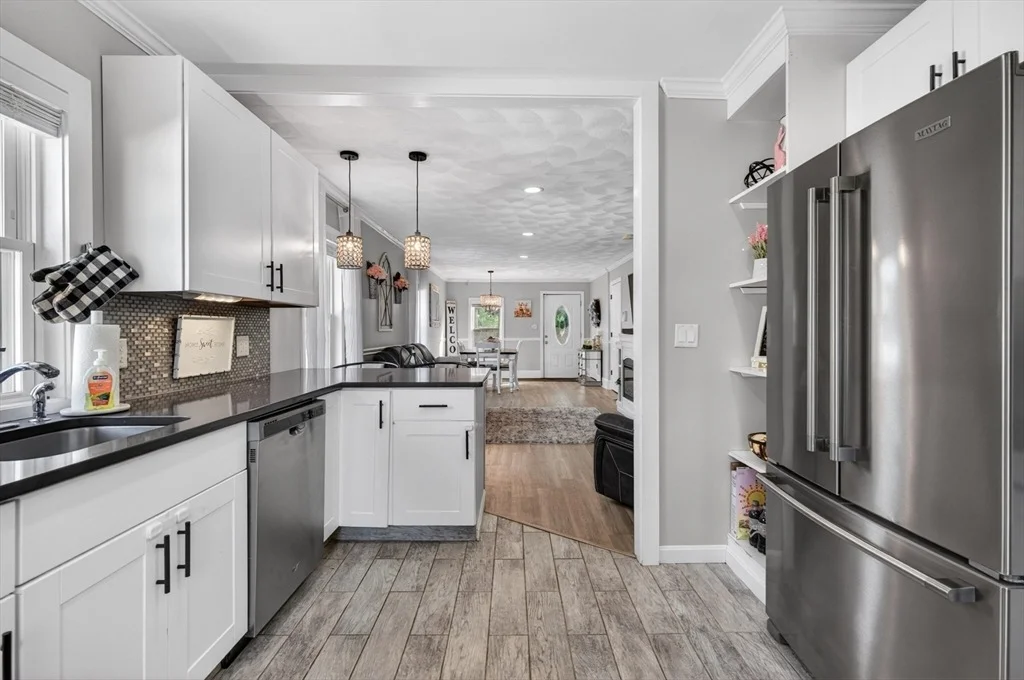 Photo of 423 Textile Ave