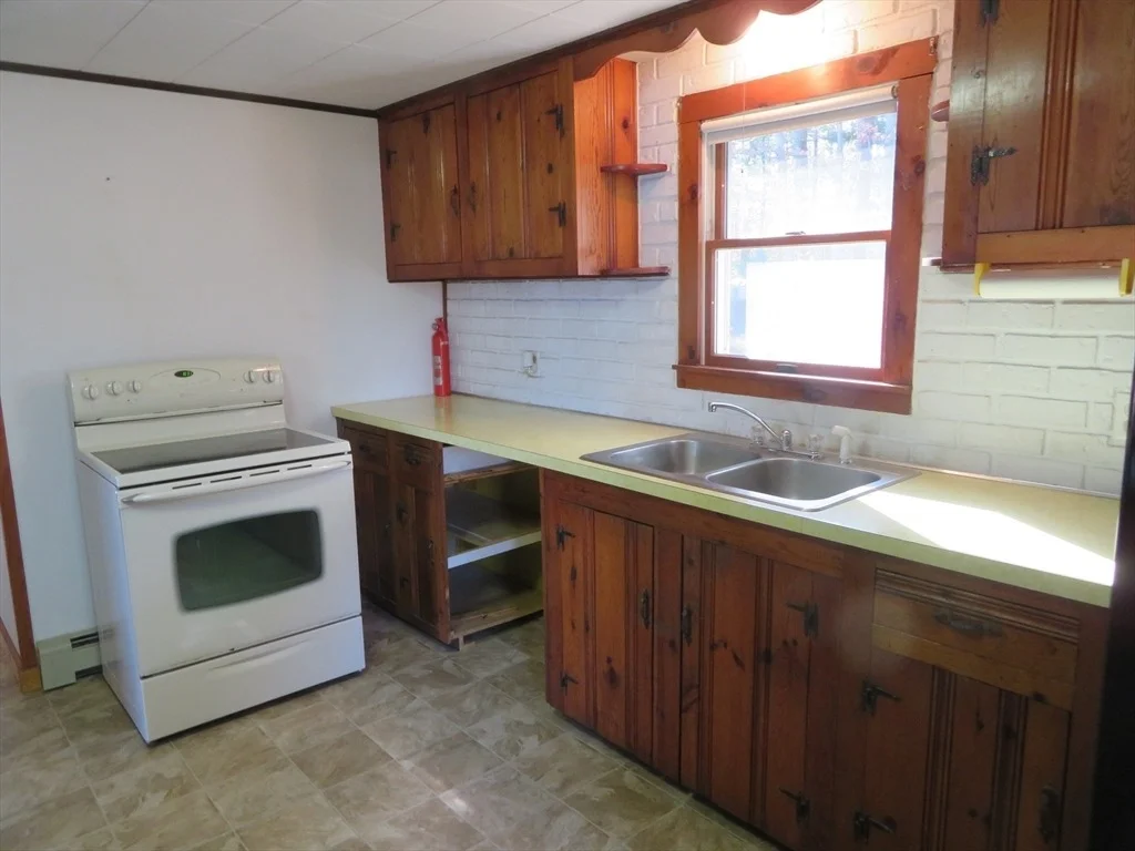 Photo of 103 King Philip Rd