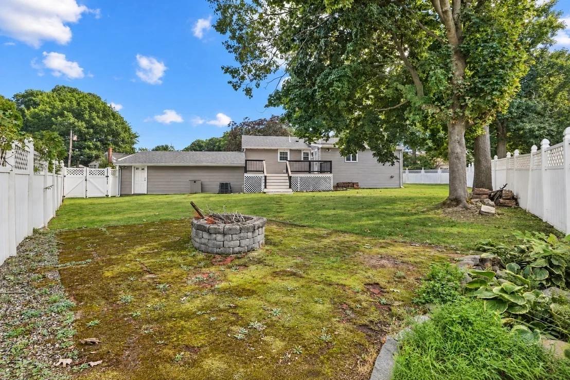 Photo of 8 Niles Road