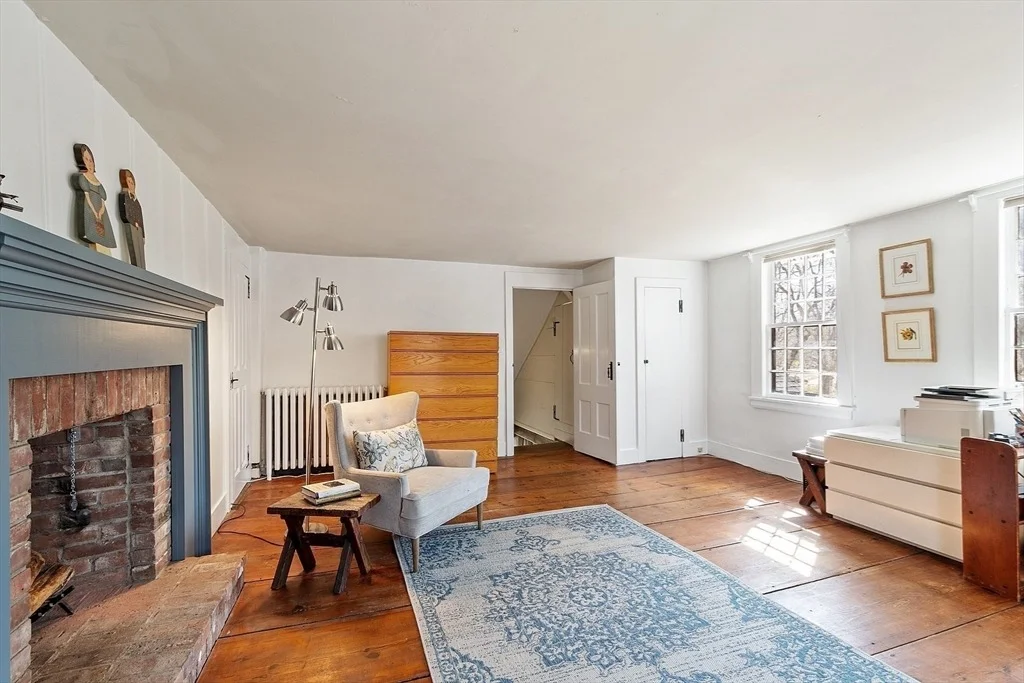 Photo of 320 Lowell Rd