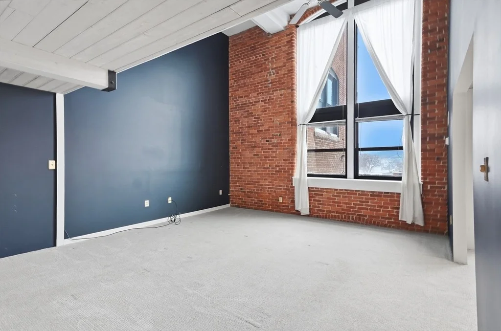 Photo of Unit 310 at 33 Maplewood Avenue