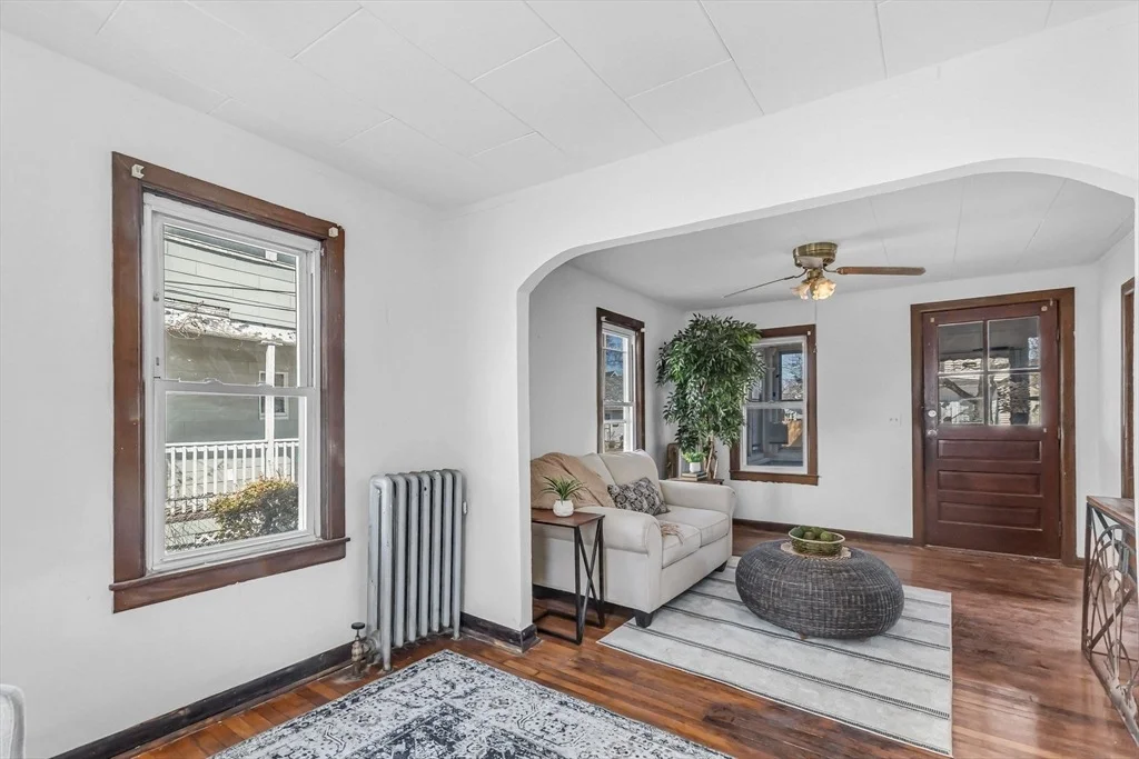 Photo of 274 Commonwealth Ave