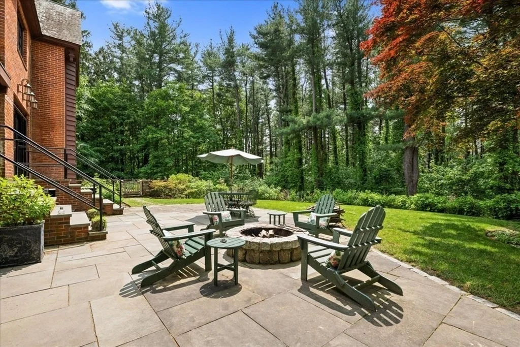 Photo of 40 Westwood Dr