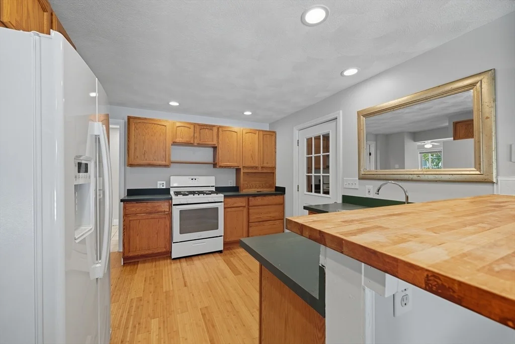 Photo of 10 Mission Pl