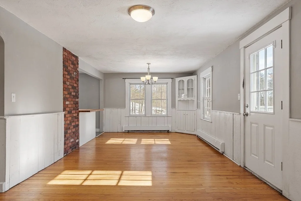 Photo of 594 Betty Spring Rd