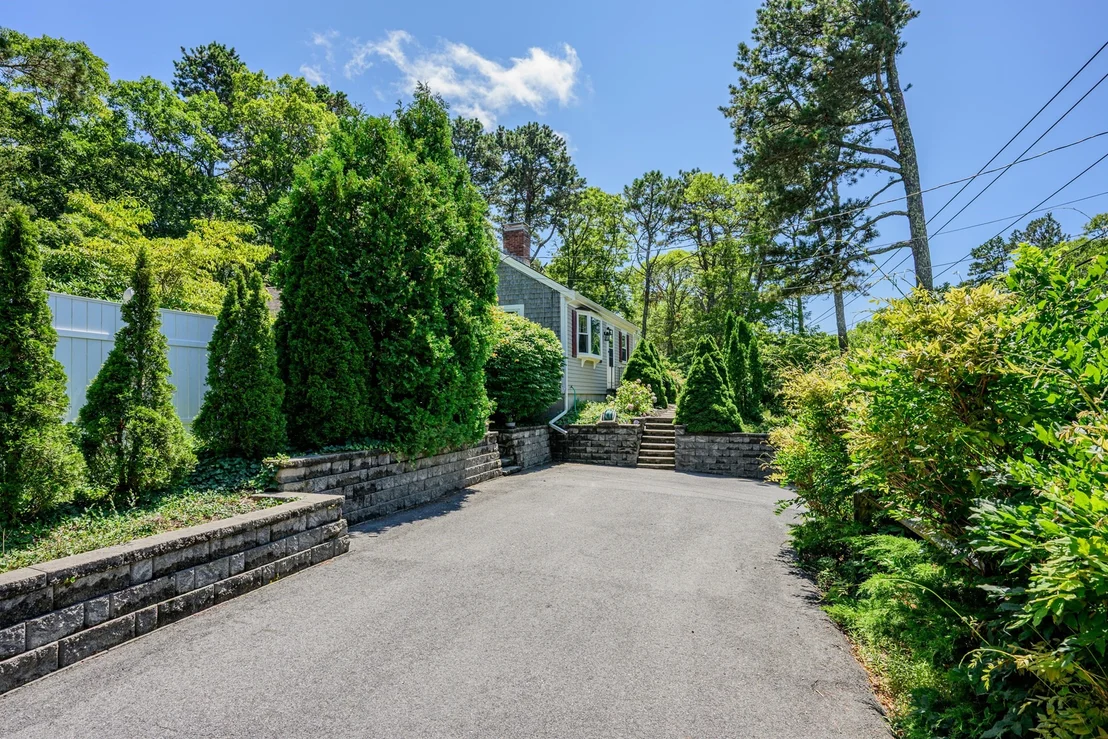Photo of 937 Harwich Rd