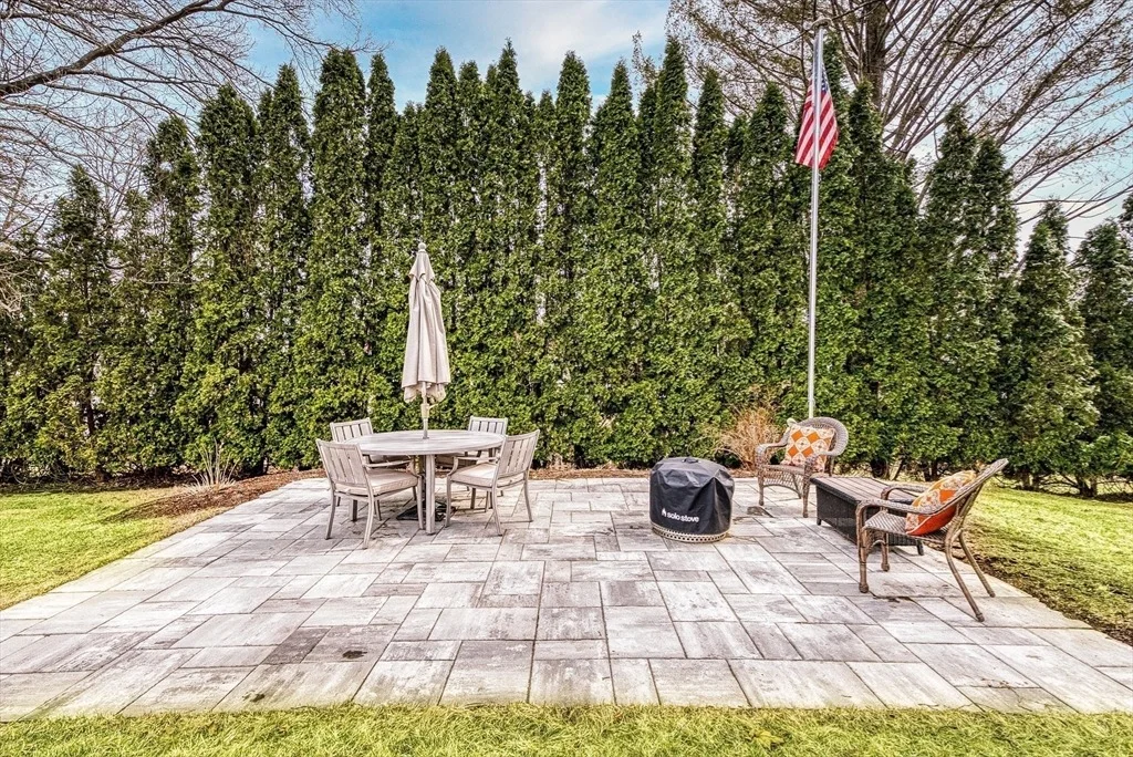 Photo of 2 Juniper Cir
