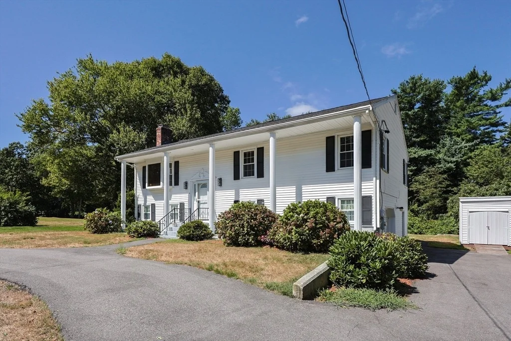 Photo of 6 Weetamoe Dr