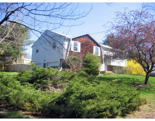 Photo of 18 Patriots Rd