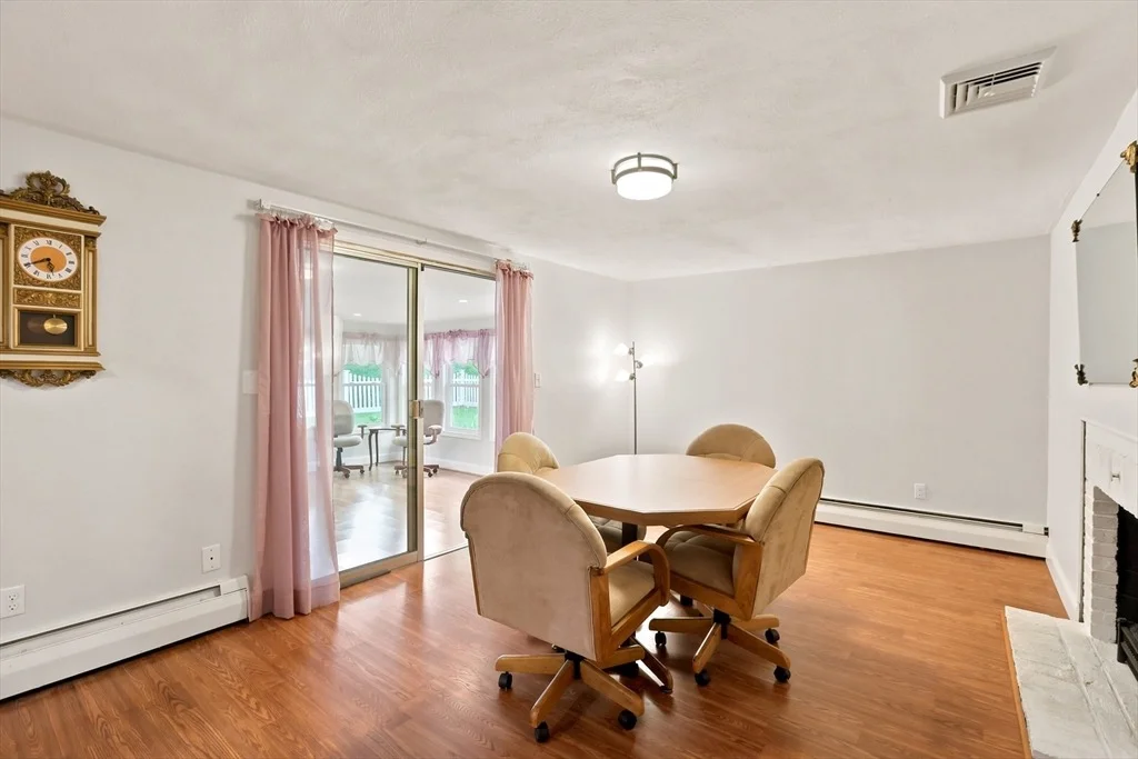 Photo of 4 Surrey Ln