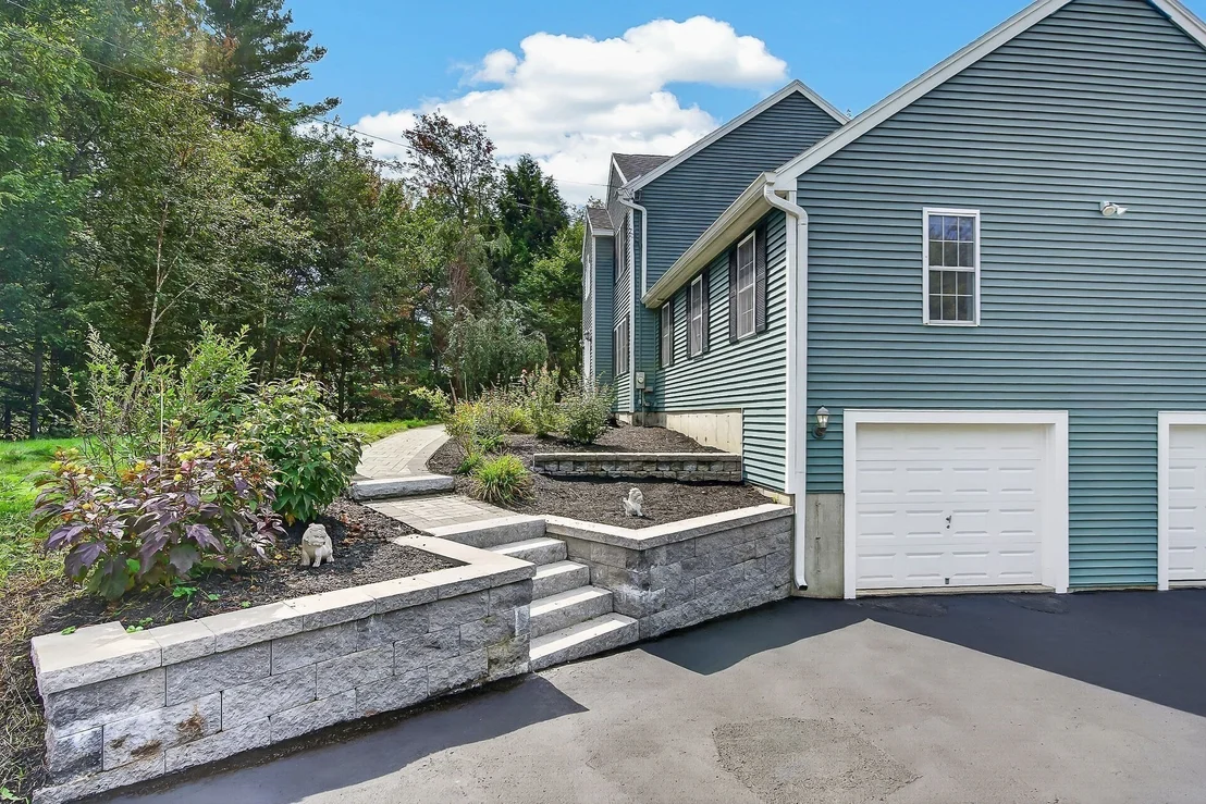Photo of 112 Saunders St