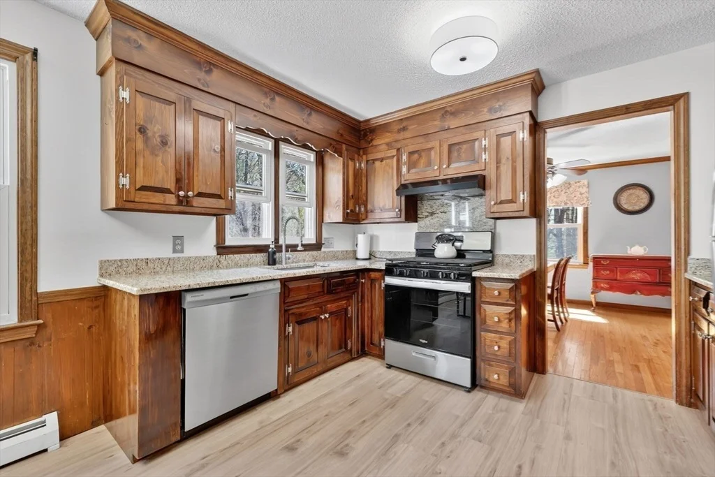 Photo of 6 Ladd Ln