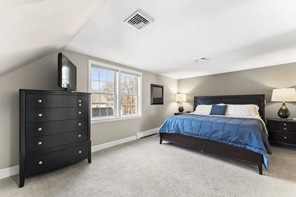Photo of 1052 Greendale Ave