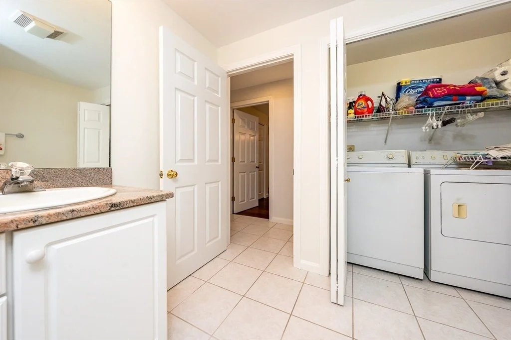 Photo of 21 Rainbow Dr