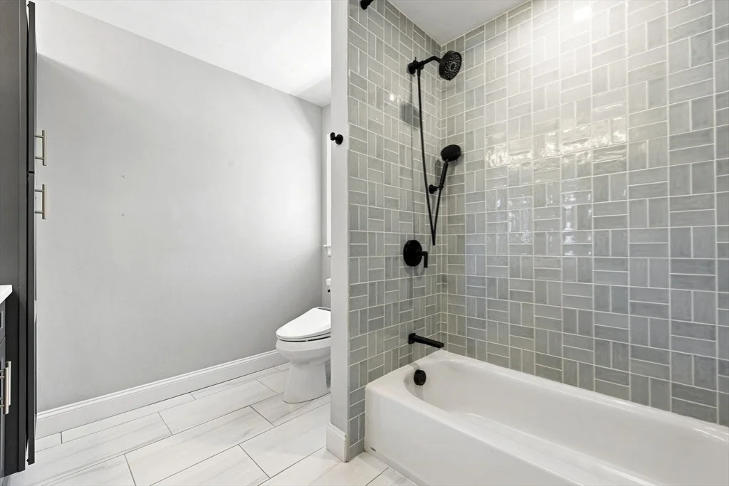 Photo of 698 Trapelo Road