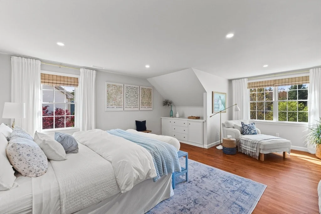 Photo of 353 Finch Rd