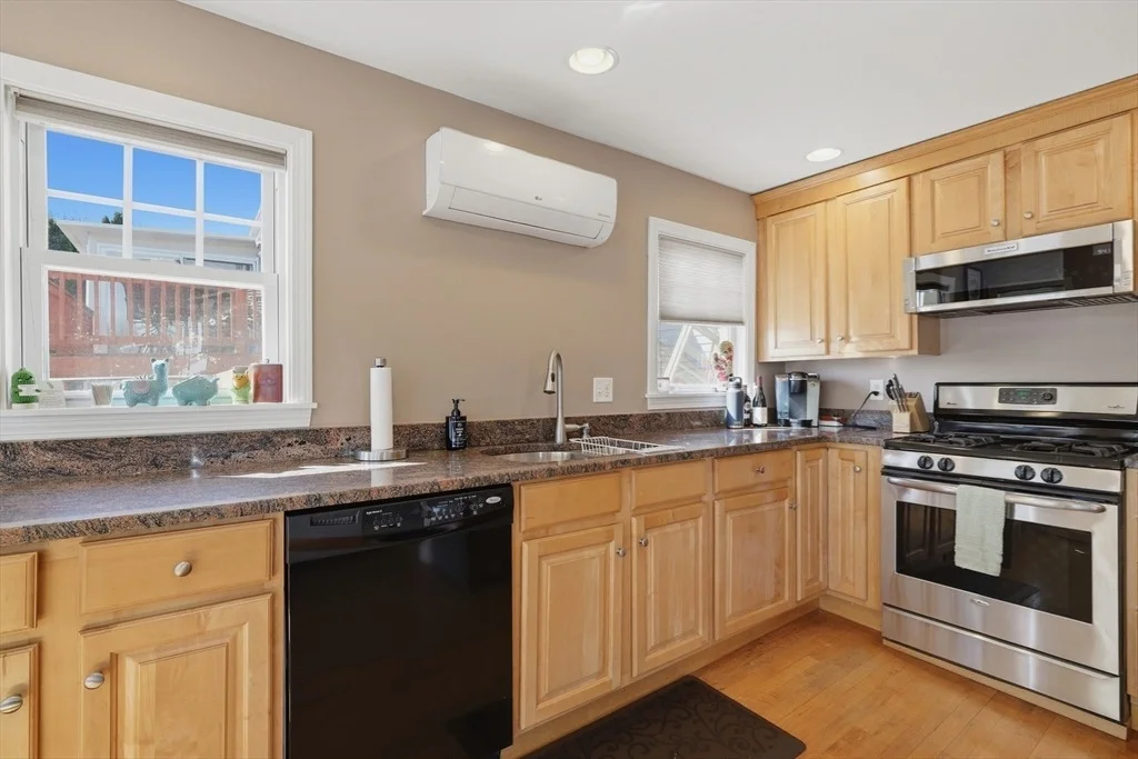 Photo of 411B Lake Avenue