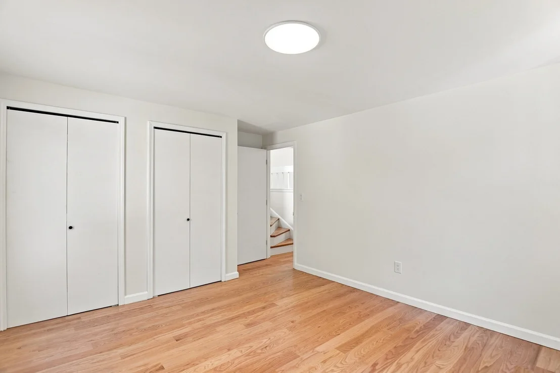Photo of 27 Robert Rd