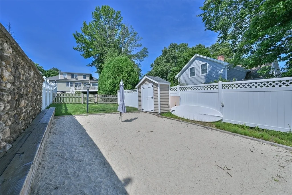 Photo of 261 Thompson Road