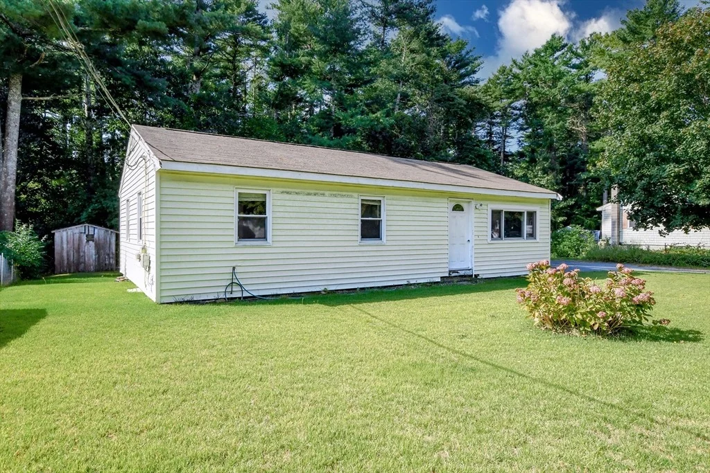 Photo of 9 White Pine Ave