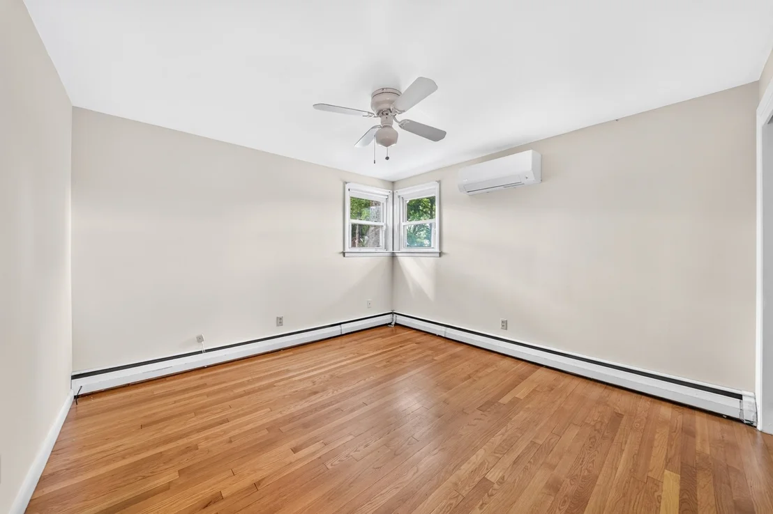 Photo of 33 Fairchild