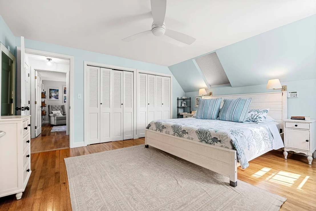 Photo of 102 Elm St