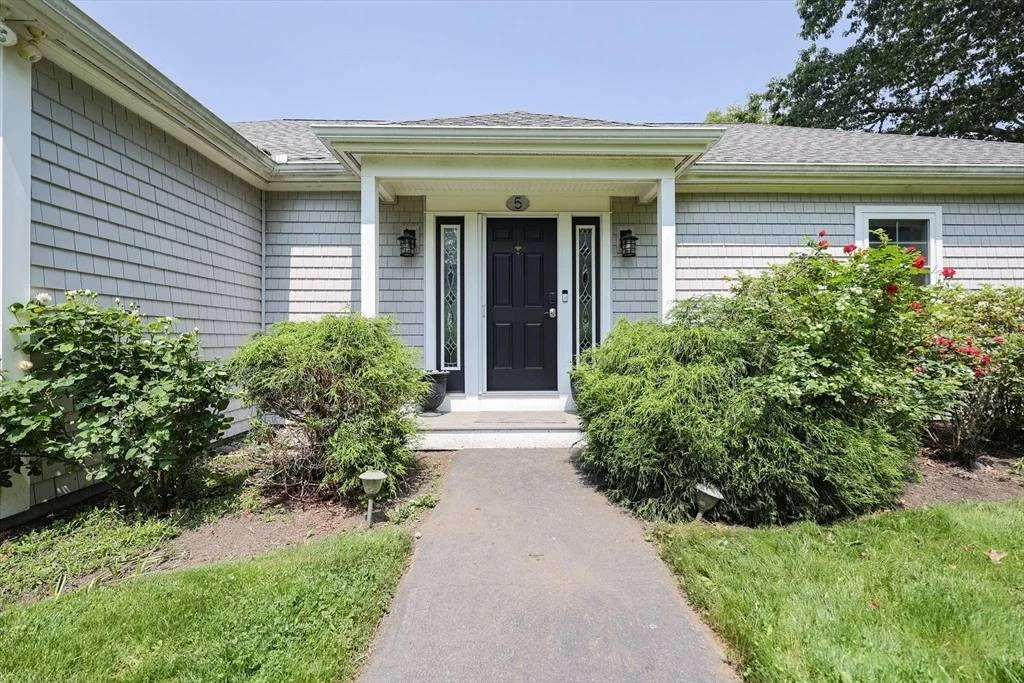 Photo of 5 Spinnaker Ln